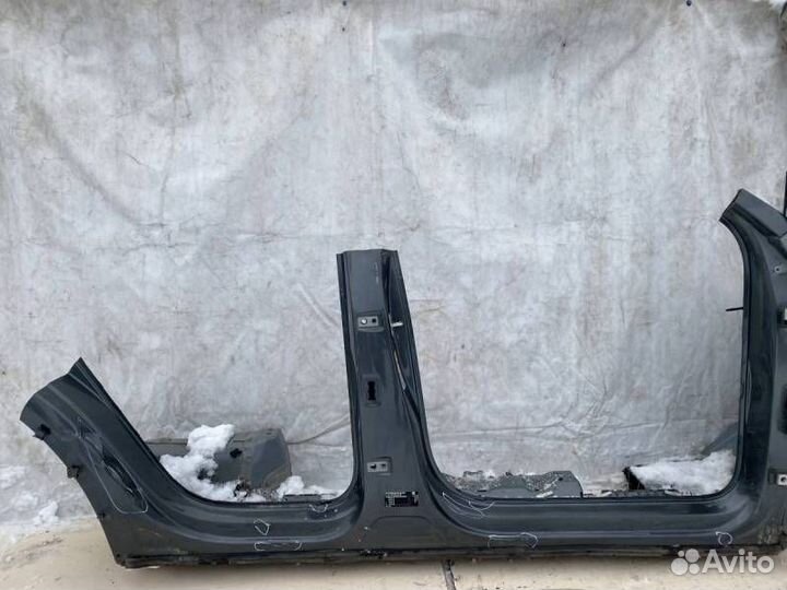 Порог со стойкой правый Volkswagen Tiguan