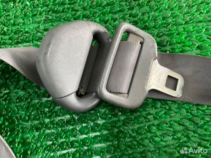 Ремень безопасности лев. зад. Toyota Land cruiser