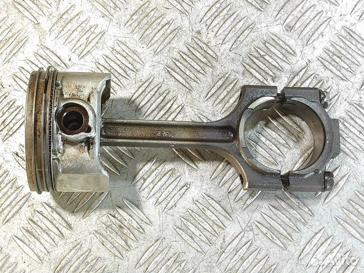 Поршень с шатуном Chery Fora 2006-2010