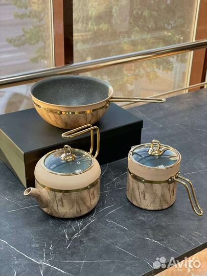 Набор кастрюль