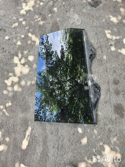 Стекло двери Audi Q7