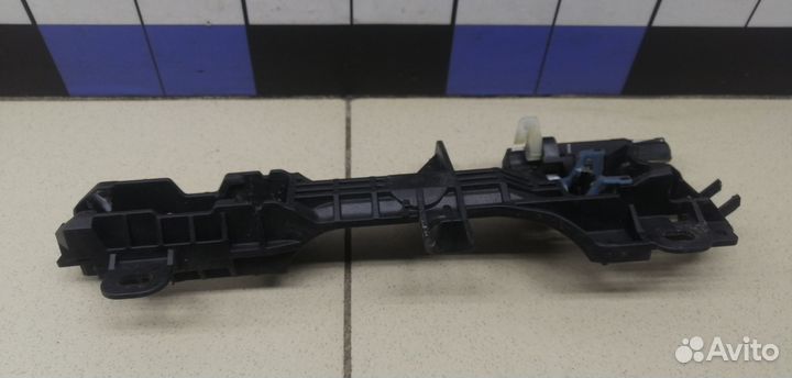 Кронштейн ручки RAV 4 2013