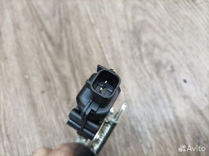 Активатор замка крышки багажника Ford Fiesta