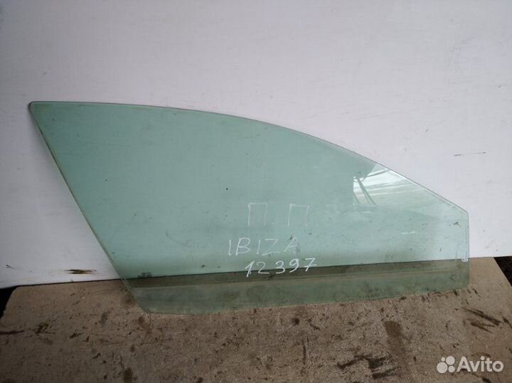 Стекло переднее правое Seat Ibiza IV 2002-2008