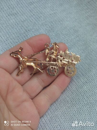 Брошь Значок Новый