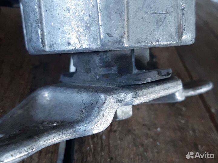 Подушка двигателя Ford Mondeo 3