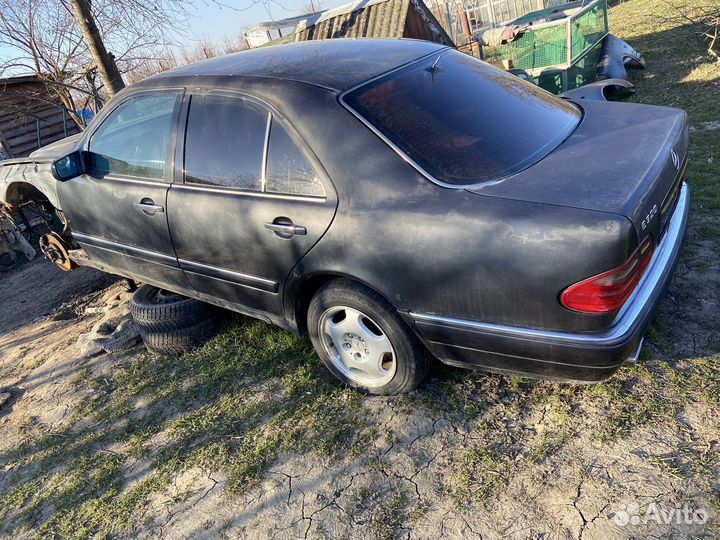 На mercedes w210 95-99г дорест