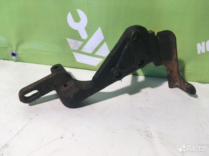 Кронштейн двигателя правый Хендай Элантра 3