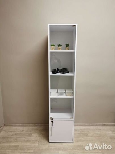 Стеллаж-витрина с дверцами