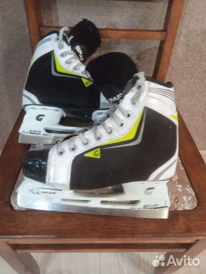 Коньки хоккейные