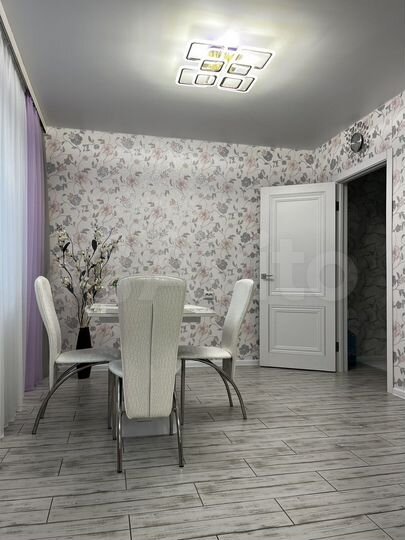 2-к. квартира, 74 м², 7/10 эт.