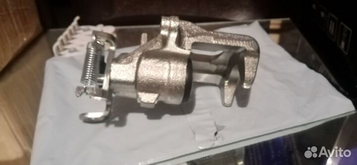 Суппорт задний правый ford focus 1