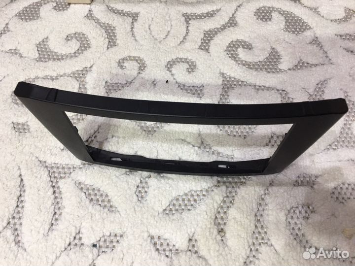 2din рамка toyota avensis 2003-2007год