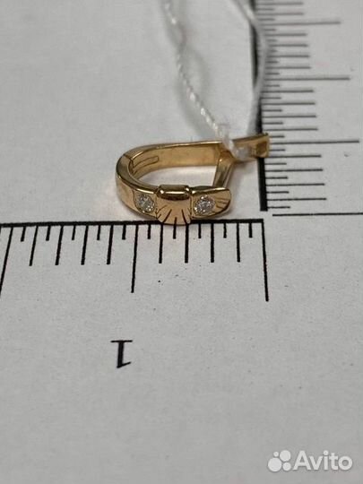 Золотые серьги с камнем