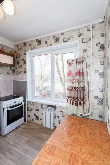 3-к. квартира, 57 м², 1/9 эт.