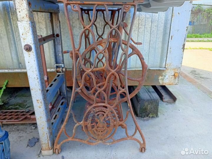 Станина швейной машинки зингер