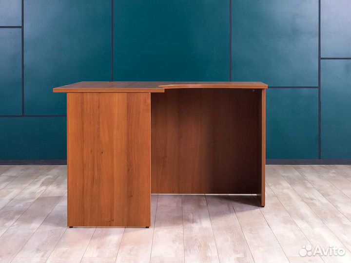 Офисный угловой стол