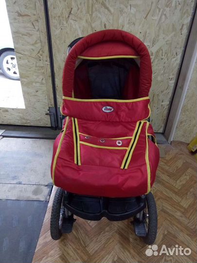 Прогулочная коляска