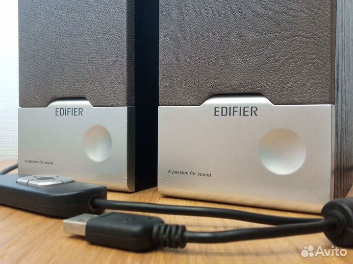 Колонки для компьютера Edifier R18USB