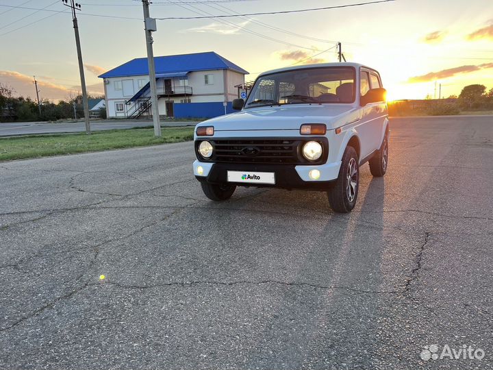 LADA 4x4 (Нива) 1.7 МТ, 2015, 173 000 км
