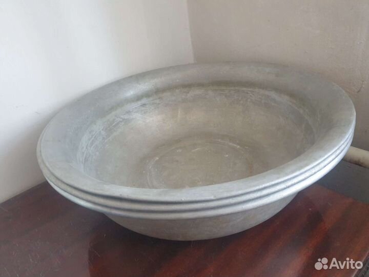 Посуда, тазы, кастрюли, противни, терки, приборы