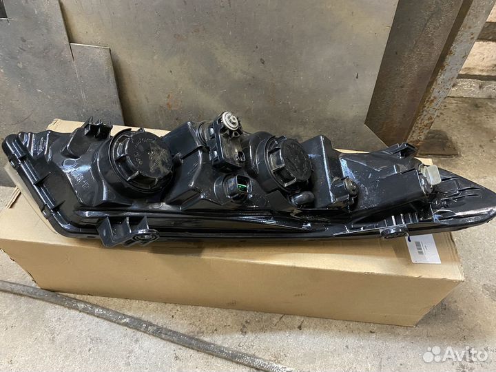 Фара левая kia cerato II