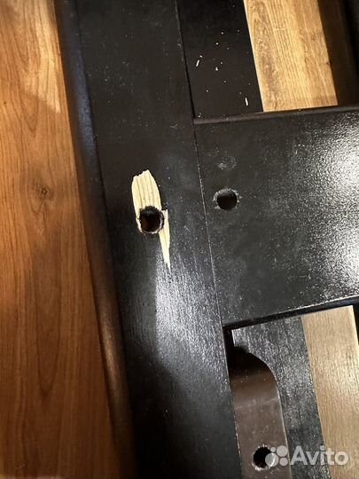 Детская кроватка с маятником