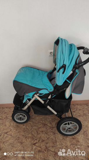 Прогулочная коляска