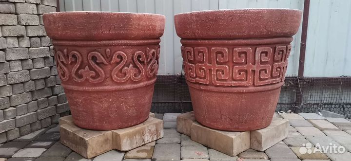 Глиняный горшок для цветов