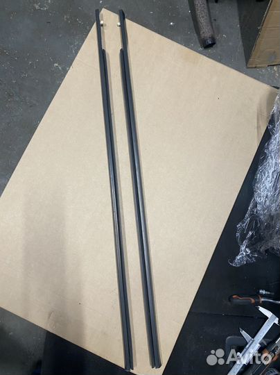 Молдинг стекла передней двери FreeLander 2