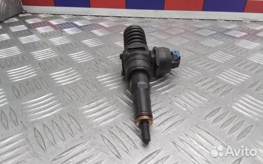 Форсунка дизельная volkswagen passat B6 (XEA31AL04