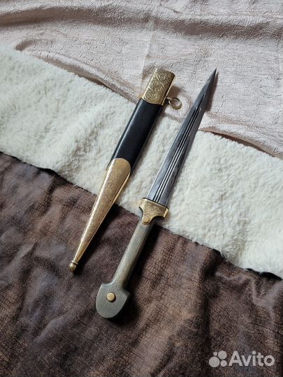 Кинжал Кама в футляре