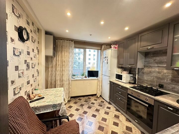 3-к. квартира, 57,2 м², 2/9 эт.