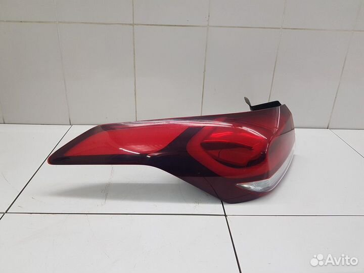 Фонарь задний наружный левый (Genesis G80 I)