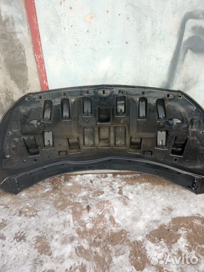 Капот на Мерседес v447