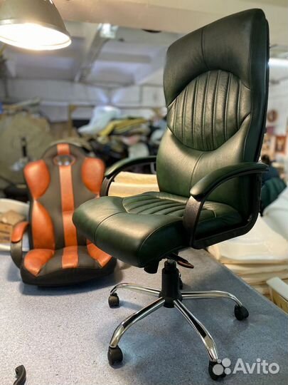 Офисное кресло