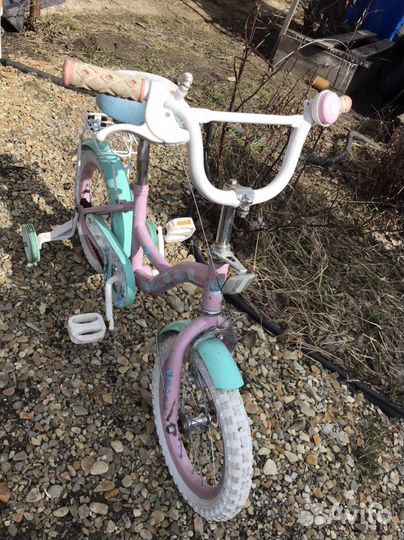 Детский четырехколесный велосипед б/у