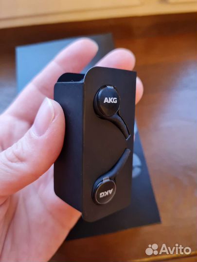 Наушники samsung AKG от мобильного телефона S10e