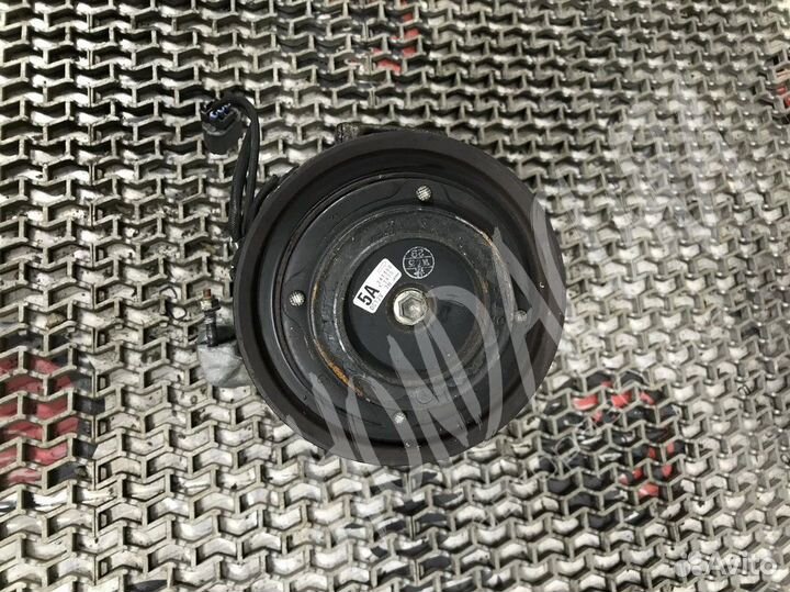 Компрессор кондиционера Honda Legend