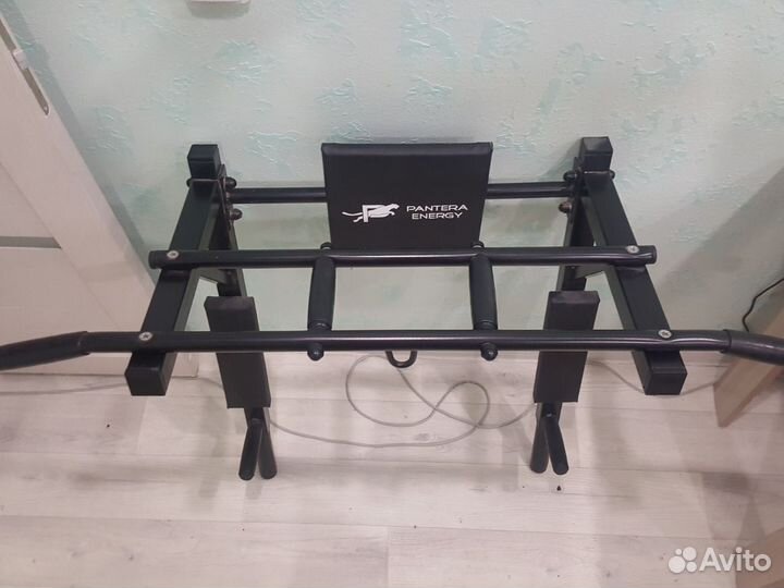 Турник настенный с брусьями