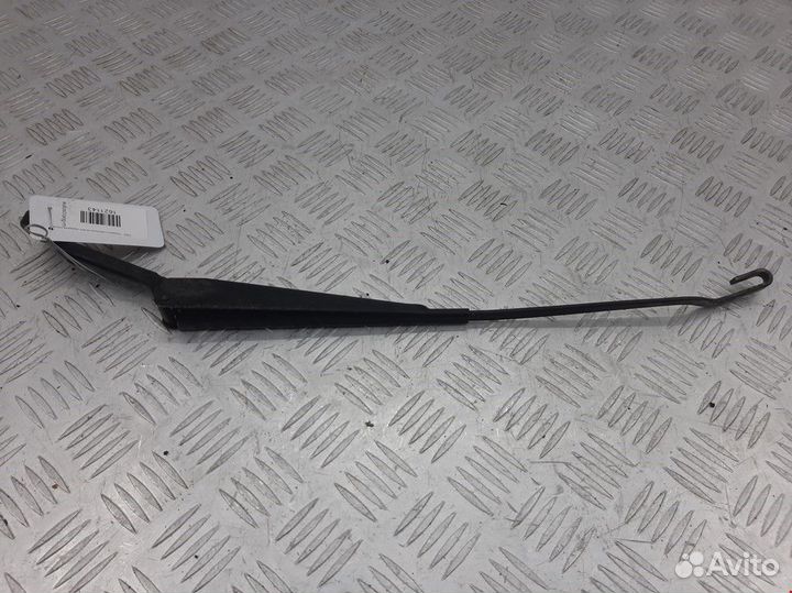 Щеткодержатель (поводок стеклоочистителя, дворник)