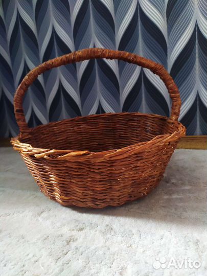 Корзина плетеная для подарков