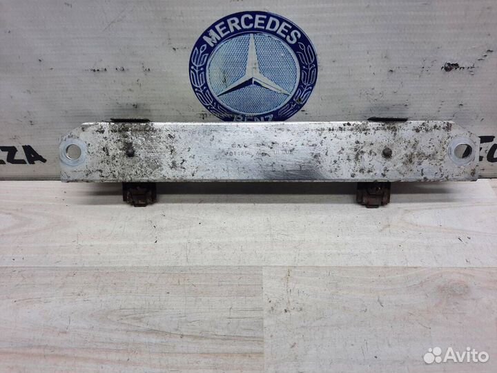 Усилитель пола Mercedes W204