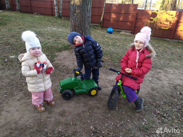 Воспитатель. Няня
