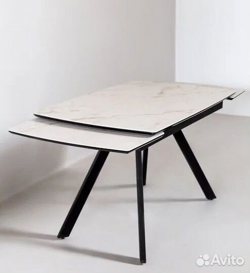 Стол из керамогранита