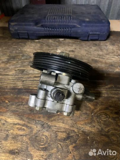 Насос гидроусилителя гур Mazda MPV 2.0- 2.3L L3