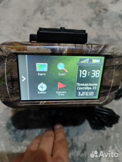 Навигатор Garmin Montana610t камуфляж хороший