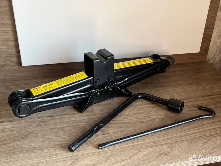 Домкрат ромбический 1200 кг