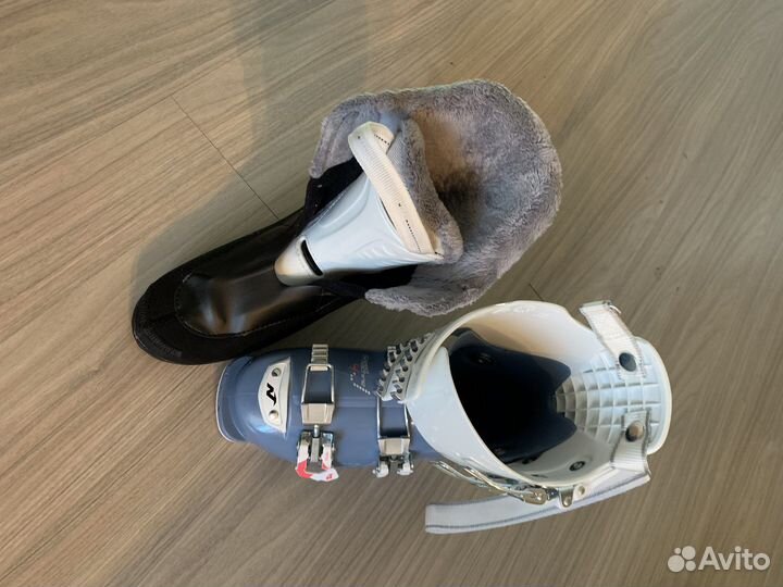 Горнолыжные ботинки