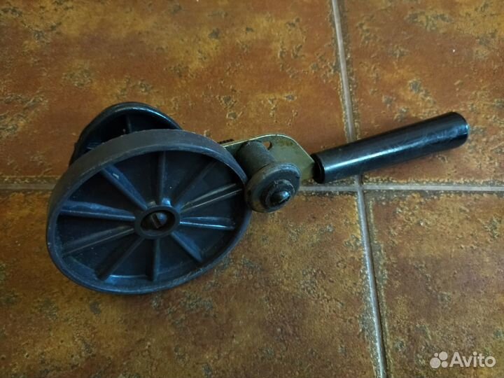 Закаточная машинка для банок